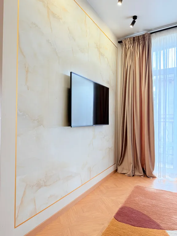 Роскошная двухкомнатная сталинка с видом на Аллею Героев