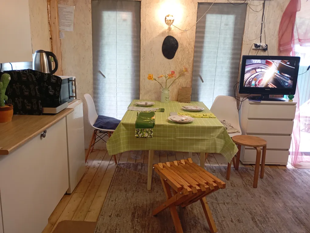 Новый домик рядом с лесом