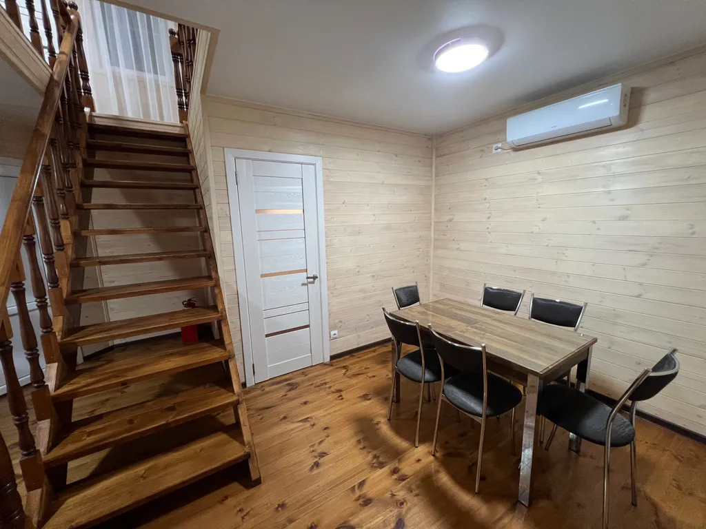 Коттедж с тёплым бассейном