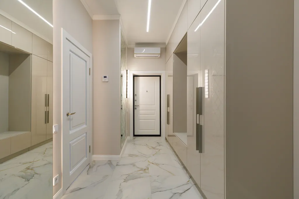 Уютная двухкомнатная квартира с дизайнерским ремонтом возле моря