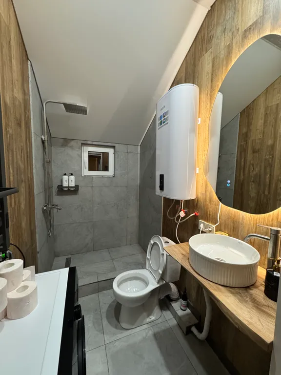 Уютный домик среди гор Домбая