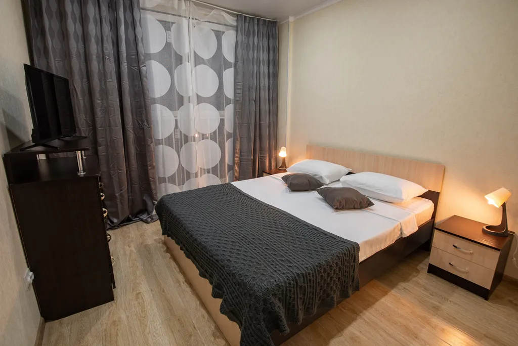 Квартира Квартира Светлая евродвушка в центре, 2 жк-телевизора, удобная кровать — Краснодар