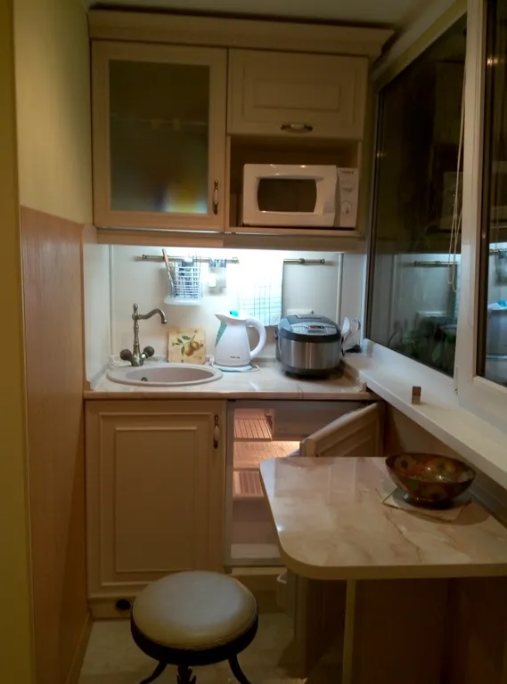 Двухместная комната с видом на горы и сквер