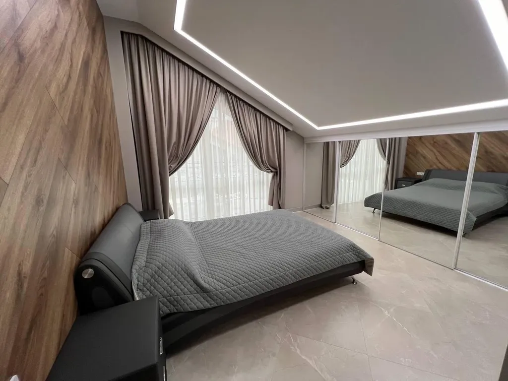 Новая с дизайнерским ремонтом квартира