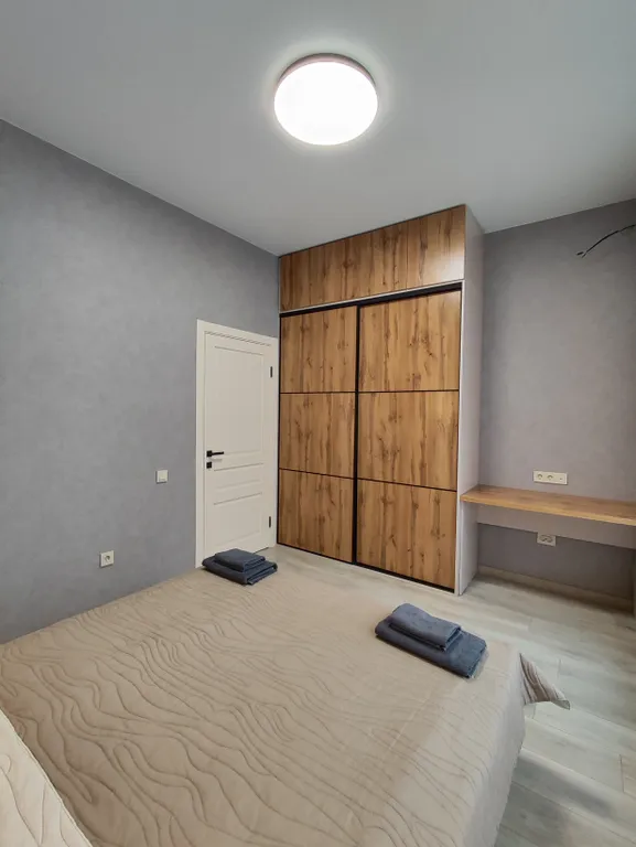 Двухкомнатная двухэтажная квартира в центре города