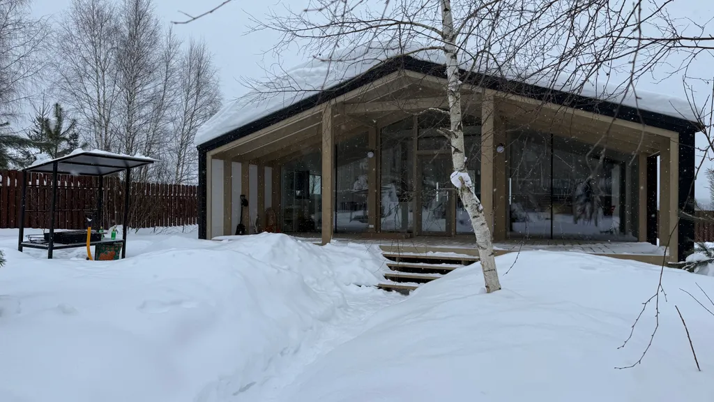 Большой новый дом с сауной и камином в элитном поселке