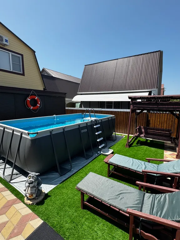 Коттедж Деревянный дом на берегу Азовского моря — аренда посуточно в Голубицкая