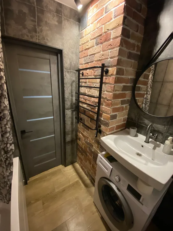 Уютная студия с дизайнерским ремонтом