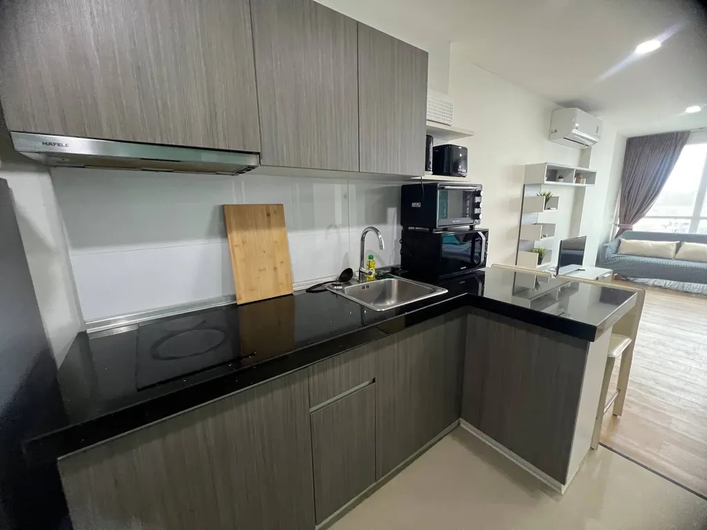 Студия после ремонта с удивительным видом с 8 этажа в центре Каты