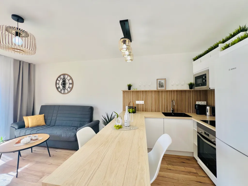 PaulMarie Apartment with heated pool in Las Brisas