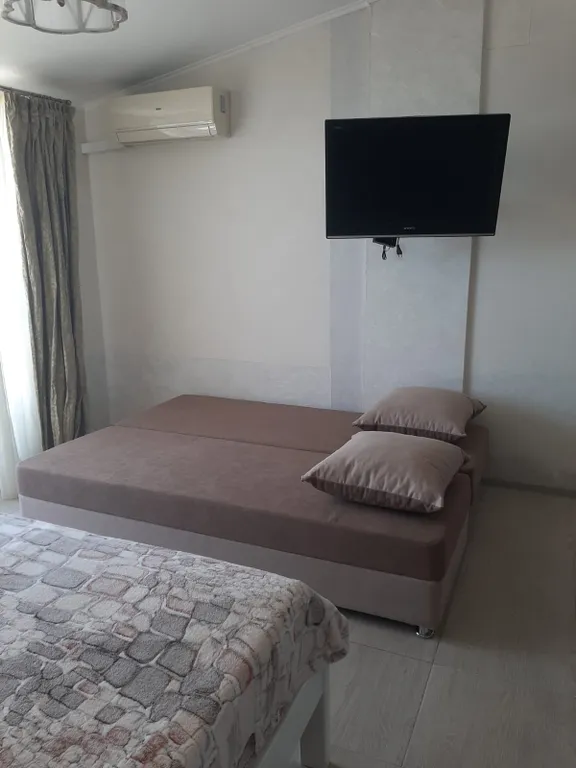 Квартира-студия над парком Форос лучшим большим обзорным балконом