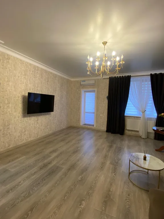 Двухкомнатная квартира в самом центре, новый дом, вид на море