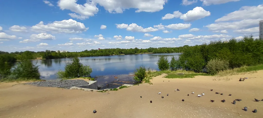 Стильная студия с видом на озеро