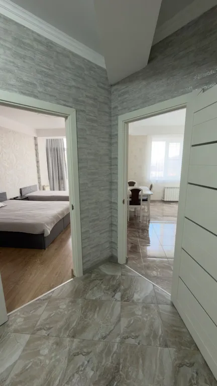 Уютная квартира с панорамным видом на горы , около нового сквера