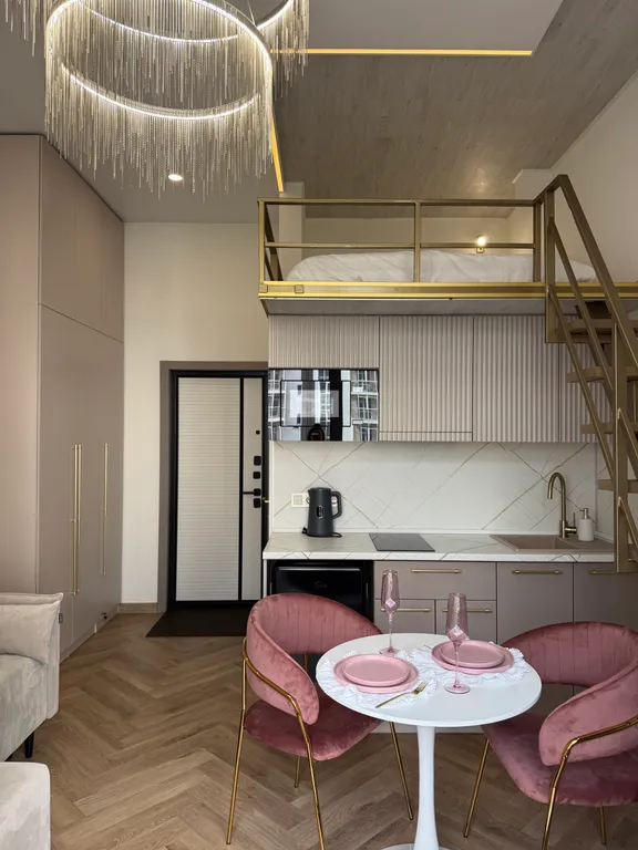 Квартира Квартира Двухуровневая студия KrasLoft в ЖК Преображенский — Красноярск