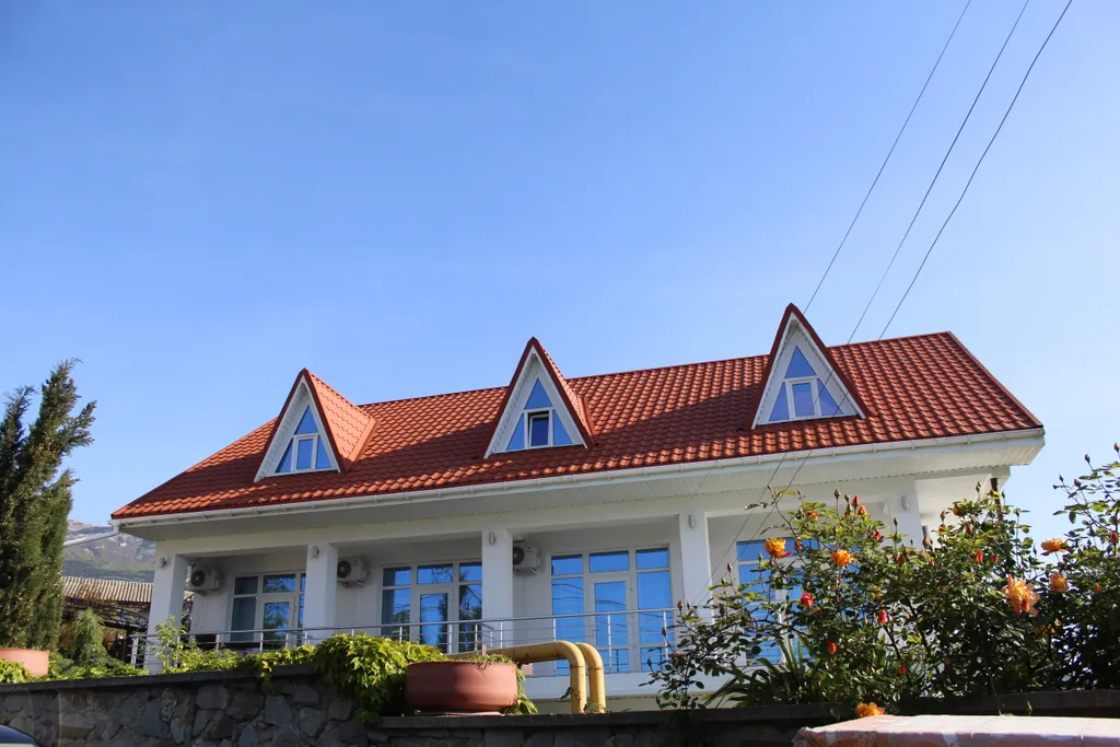 Дом с бассейном в районе Артека и горы Аю-Даг