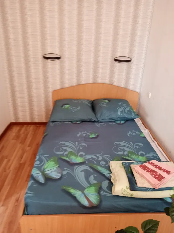 Двухкомнатная квартира в центре города — аренда посуточно в Краснотурьинск