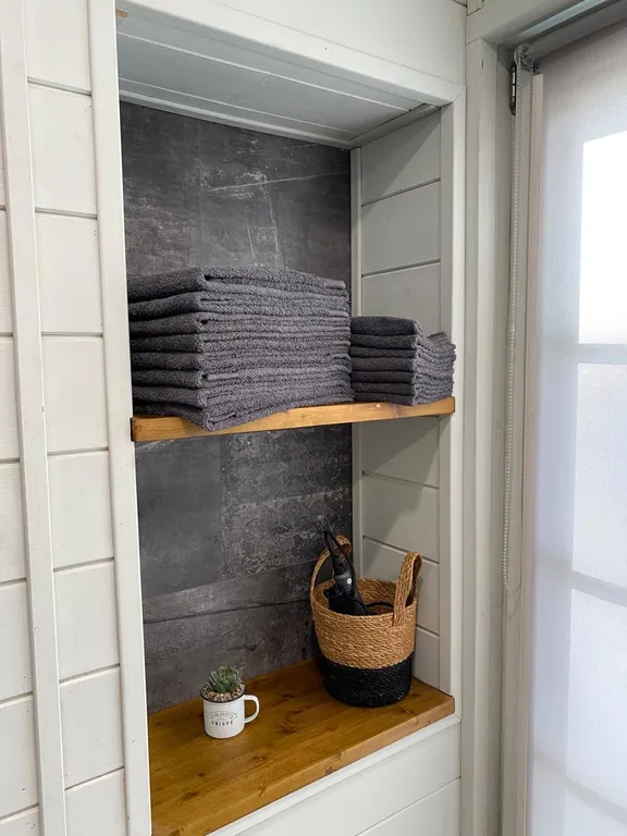 Уютный бревенчатый дом в сосновом бору