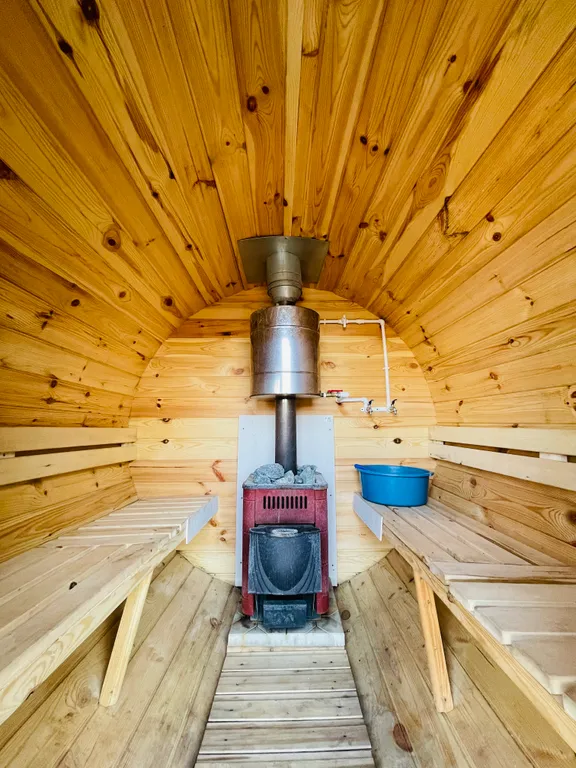 Коттедж Дом на берегу реки с чаном фурако и баней, с собственным прудом — Казань