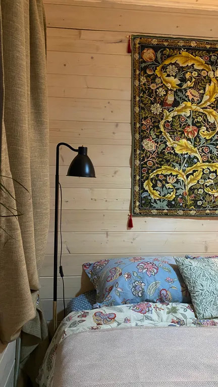 Голландский домик у леса