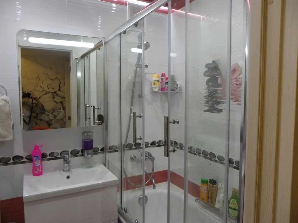 Уютная комната в двухкомнатной квартире