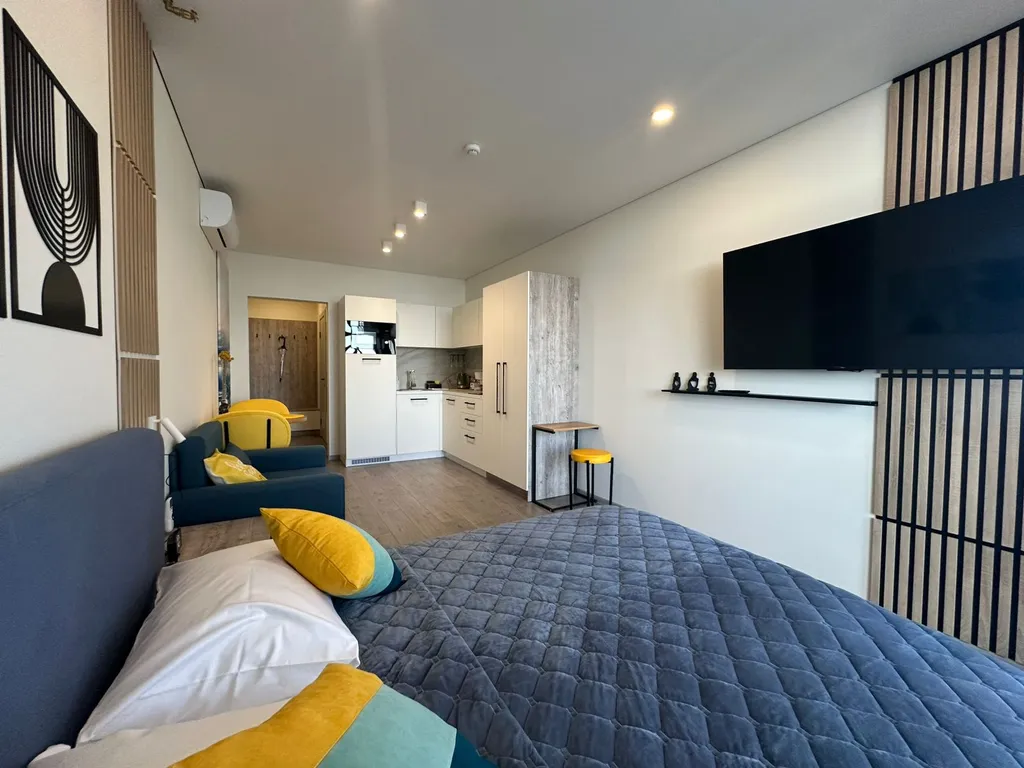 Дизайнерская студия Ls-sunny days с видом на море с 11 этажа