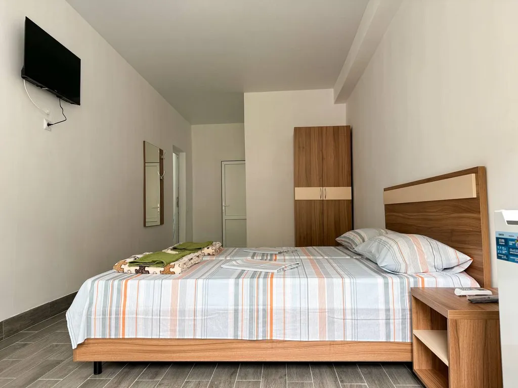 Квартира Двухкомнатный четырехместный номер с балконами — аренда посуточно в Архипо-Осиповка