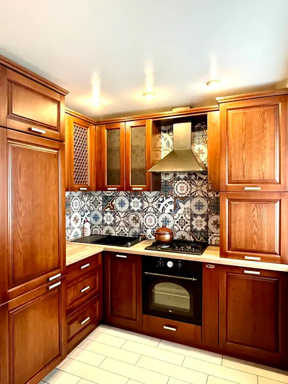 Двухкомнатная квартира в самом центре города с дизайнерским ремонтом