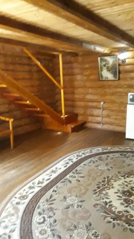 Жилой деревянный двухэтажный дом