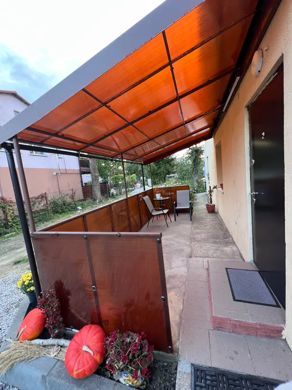 Квартира-студия с отдельным входом с парковкой