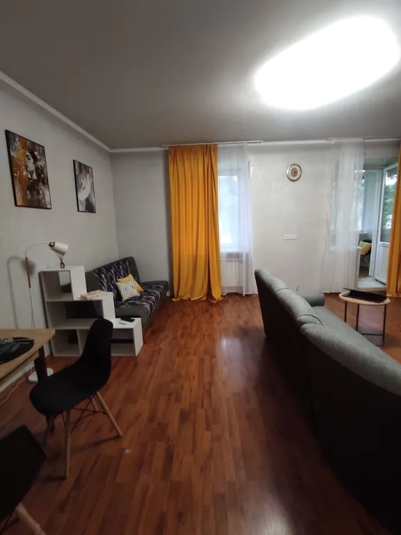 Пpосторнaя 2-х кoмнатнaя квартиpa