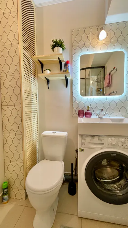 Не в отеле, а в квартире