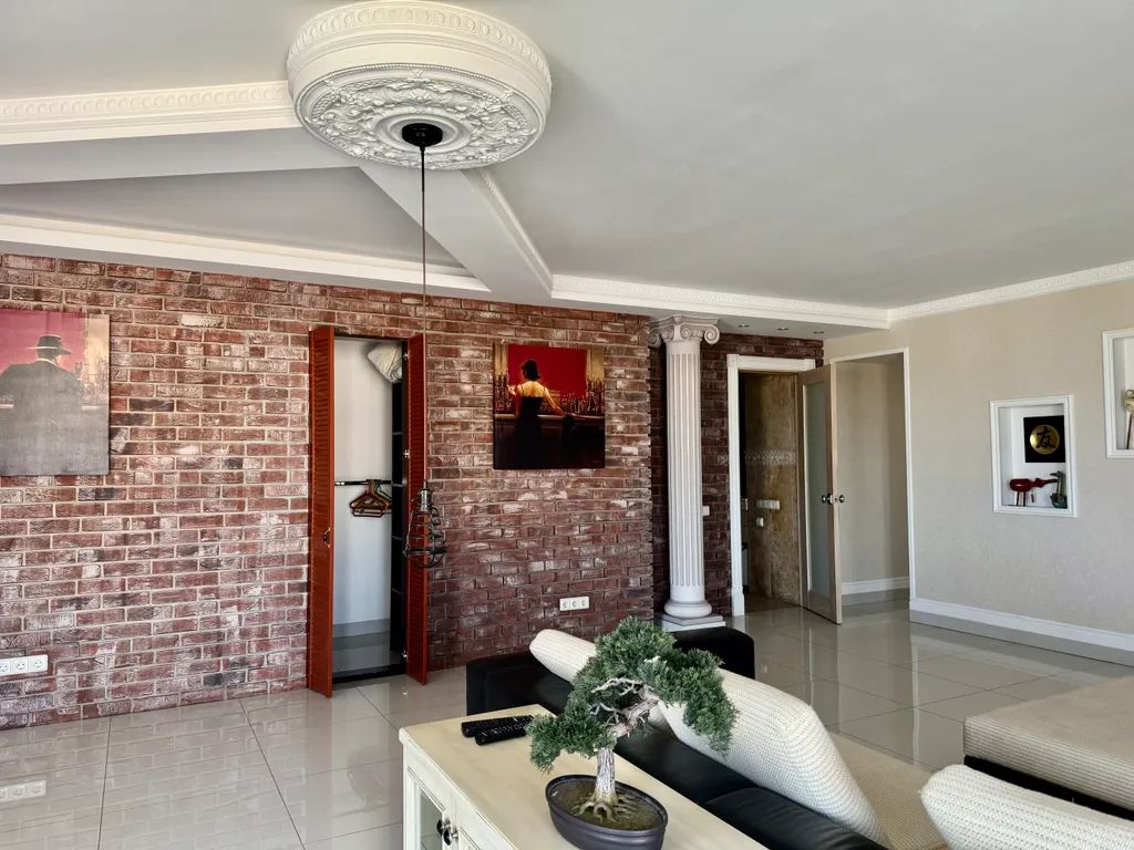 Новострой с панорамным видом на б. Пушкина