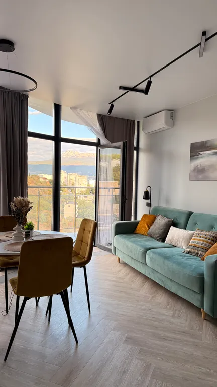 Однокомнатные апартаменты с видом на горы и море