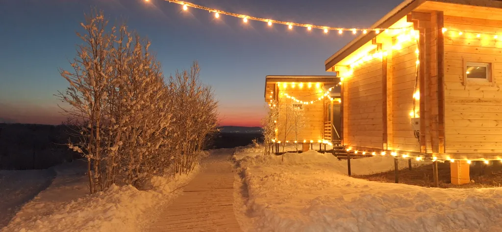 Дома для отдыха "Ипиней" С видами на домашние вулканы, город, бухту