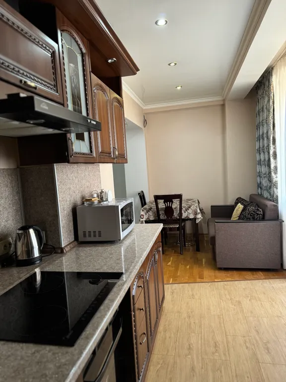 Квартира 2 х комнатная квартира в центре Сухума у моря — Сухум