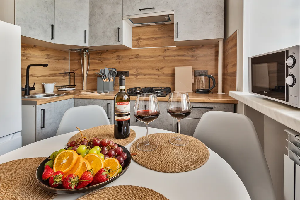 FullHouseApart Двухкомнатная квартира с балконом и детской кроваткой