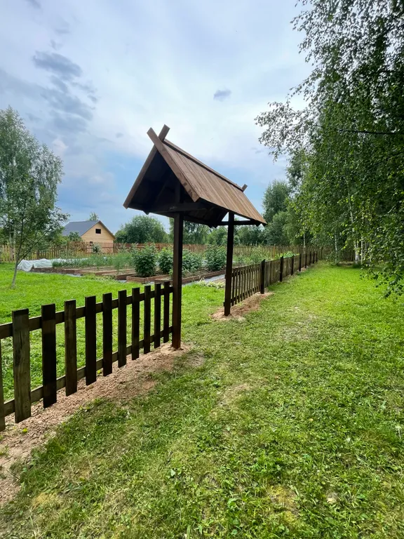 Дом в березах