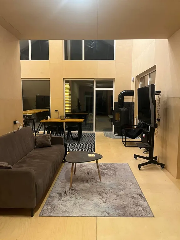 Барнхаус на берегу реки Кундыш