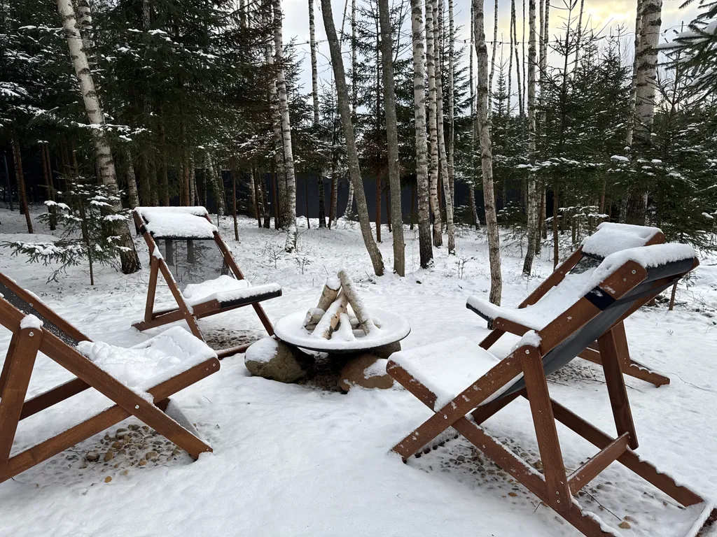 Дом в лесу с видовой терассой и чаном