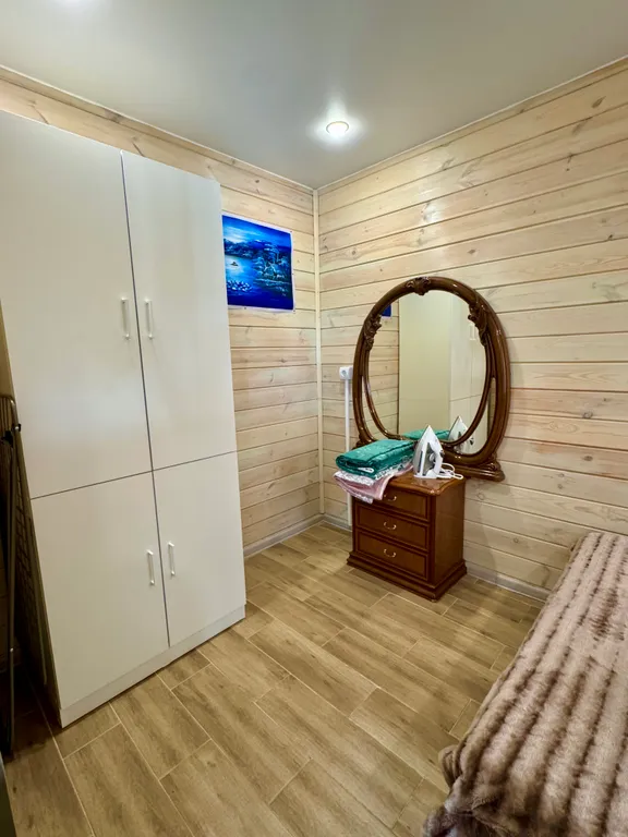 Уютный домик на берегу