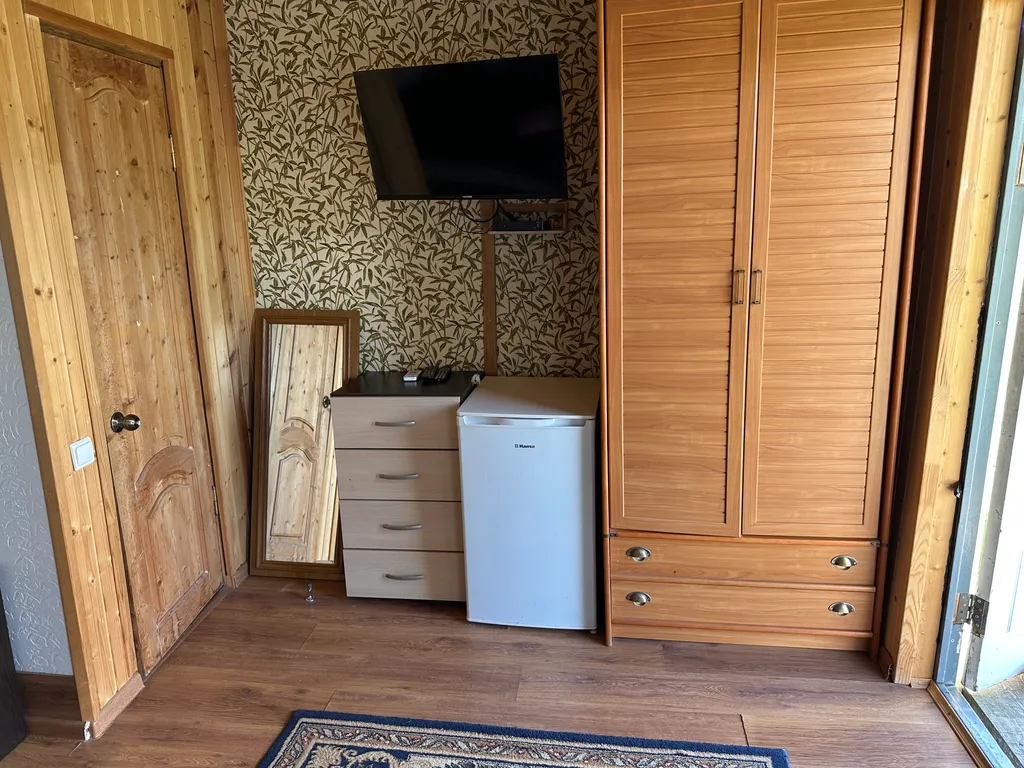 Уютный дом на территории частого обьекта