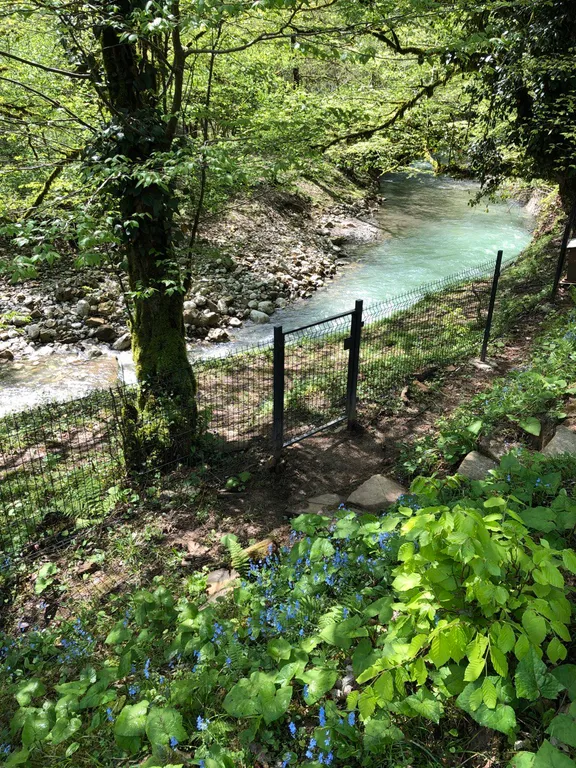 Дом у реки las nubes