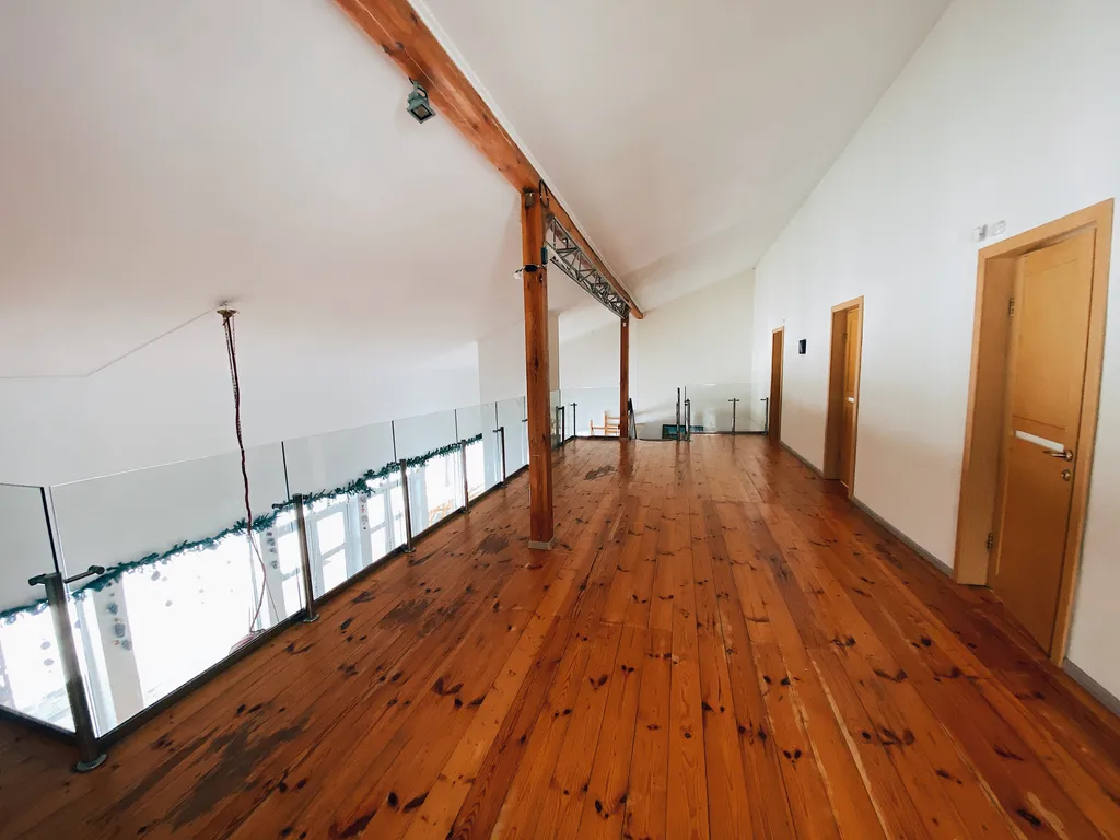 Тёплый коттедж у воды