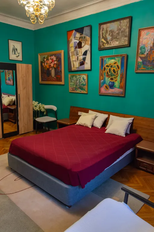 Атмосферная квартира в легендарном доме центра Минска