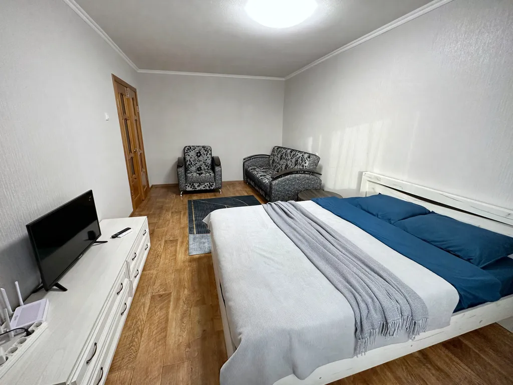 Двухкомнатная квартира с видом на реку на набережной