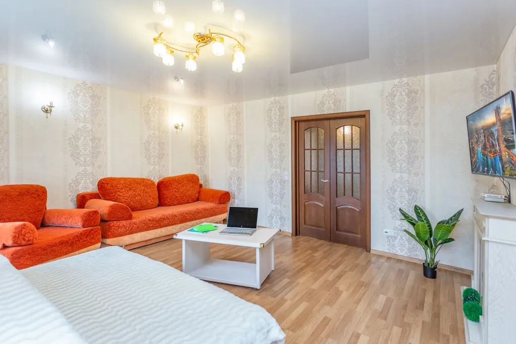 Просторная 3-х комнатная квартира возле станции метро Молодежная