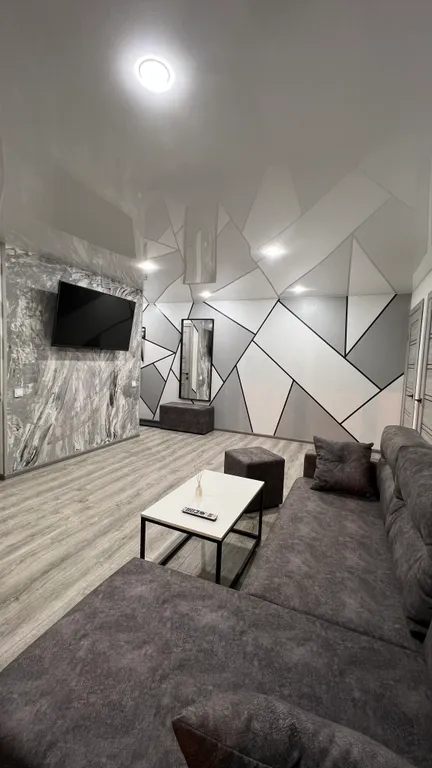 Трехкомнатная квартира с хорошим ремонтом и видом