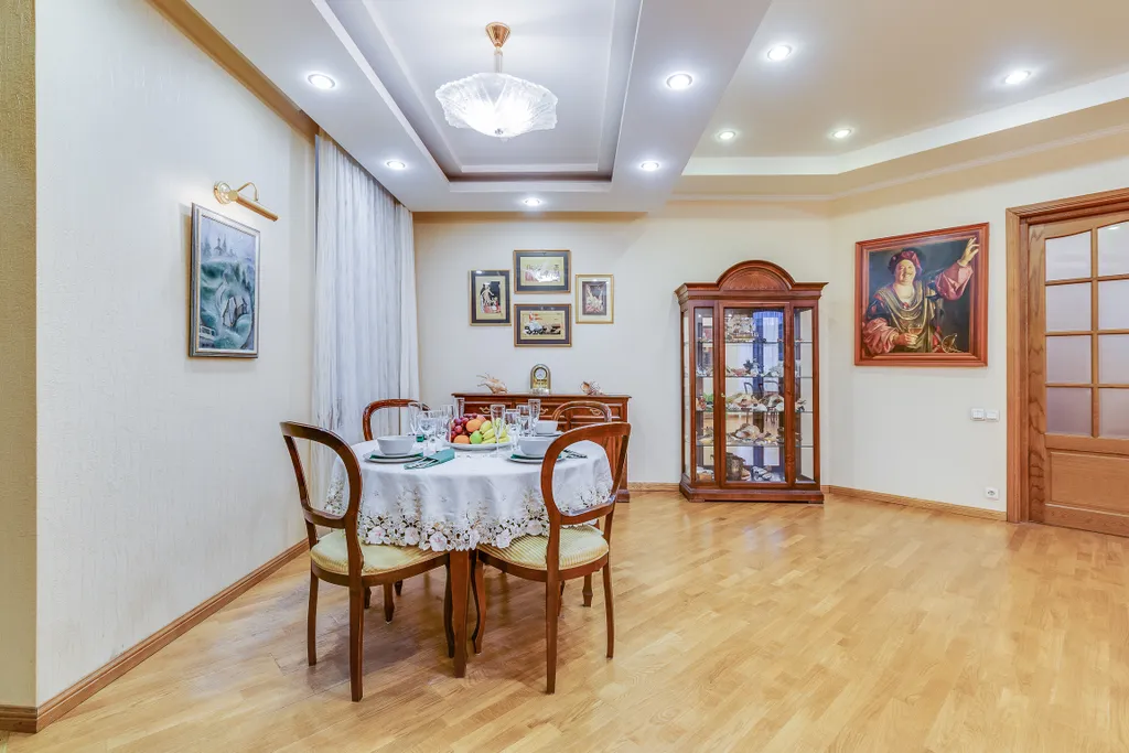 Квартира Квартира с видом на сквер им. Пушкина — Санкт-Петербург