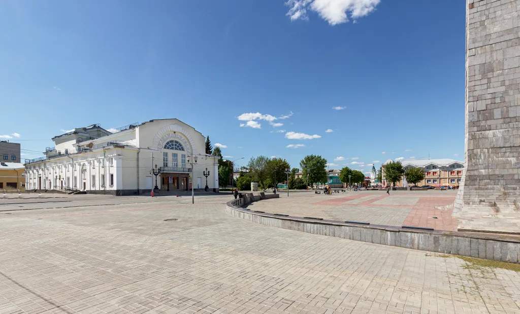 Квартира с видом на Вознесенский собор и площадь Победы